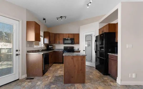 5615 45 AVE W, Forestburg, AB T0B 1N0