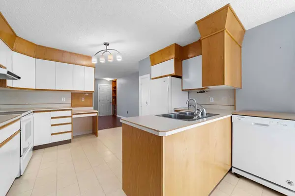 5114 48 ST, Strome, AB T0B 4H0