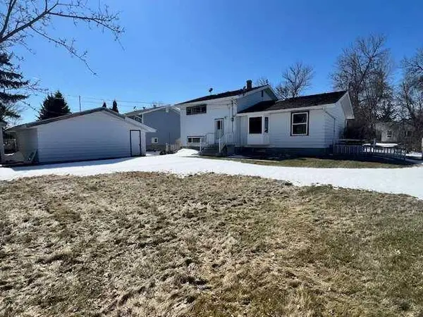 5021 47 ST, Daysland, AB T0B 1N0