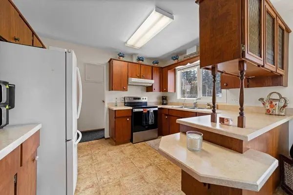 5221 51 AVE, Holden, AB T0B 2C0
