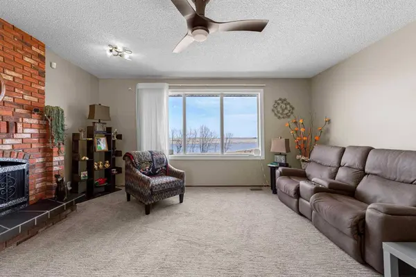 5221 51 AVE, Holden, AB T0B 2C0