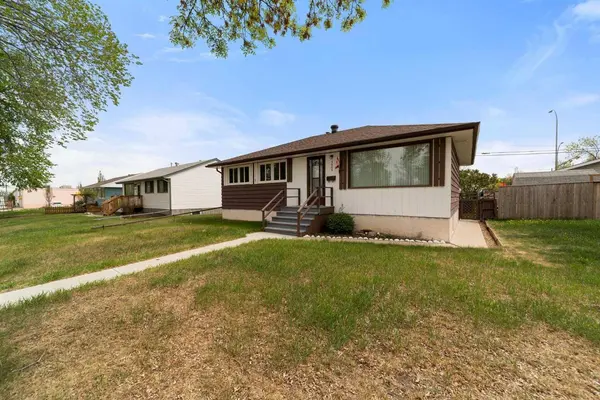 5805 48A AVE, Camrose, AB T4V 0L4