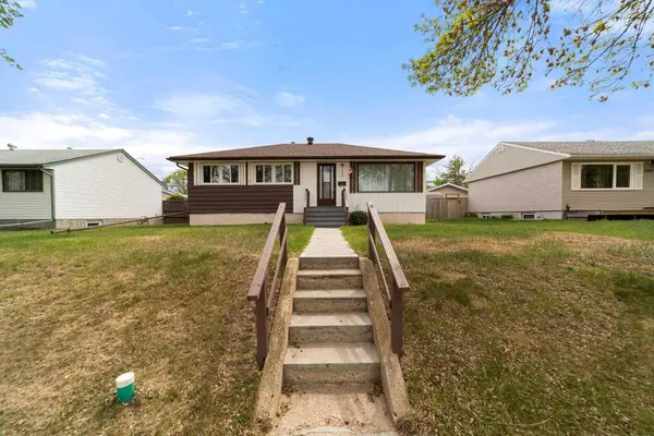 5805 48A AVE, Camrose, AB T4V 0L4