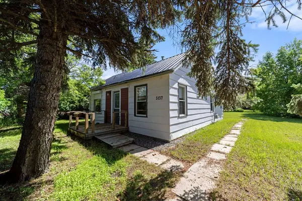 5137 50 ST, Daysland, AB T0B 1A0