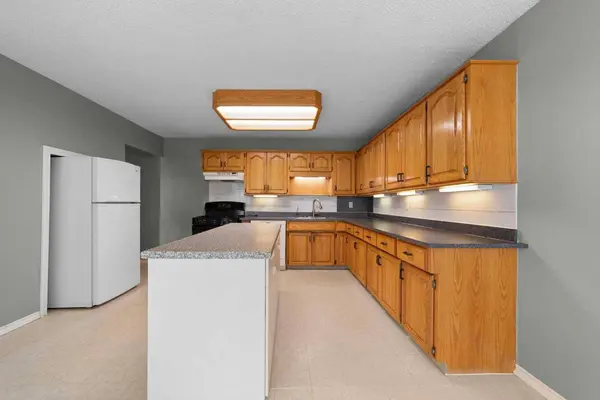 5114 52 ST, Daysland, AB T0B 1A0