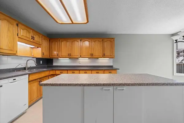 5114 52 ST, Daysland, AB T0B 1A0