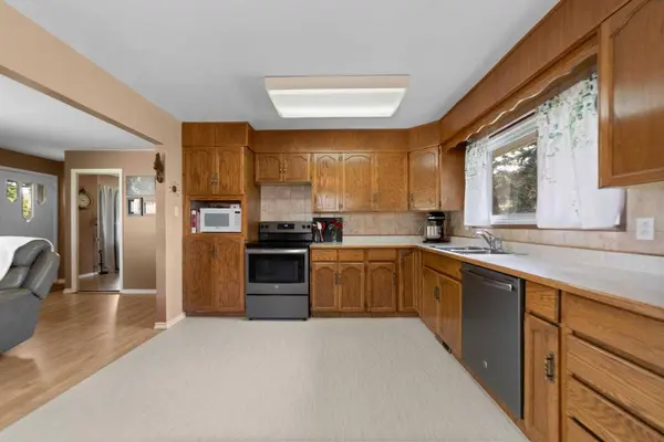 5016 53 ST, Killam, AB T0B 2L0