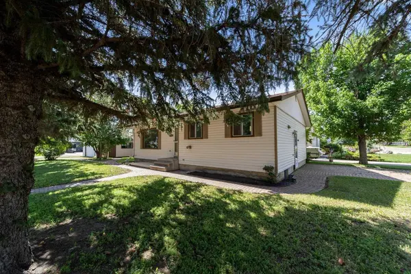 4814 49 AVE, Forestburg, AB T0B 1N0