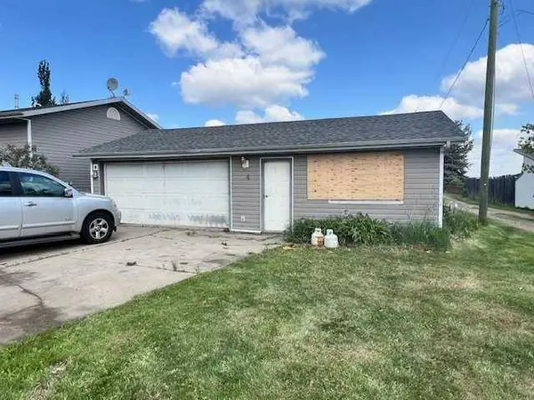 6 1 AVE, Round Hill, AB T0B 3Z0
