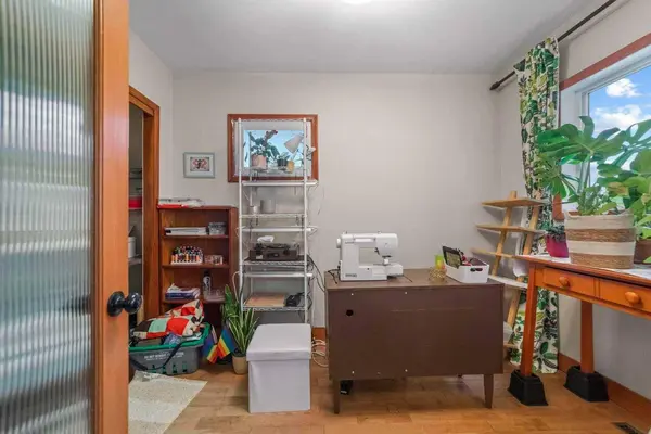 210 McGill ST, Ferintosh, AB T0B 1M0