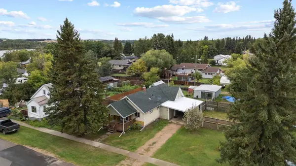 210 McGill ST, Ferintosh, AB T0B 1M0