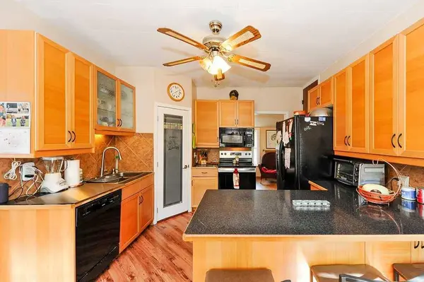 5201 50 ST, Daysland, AB T0B 1A0