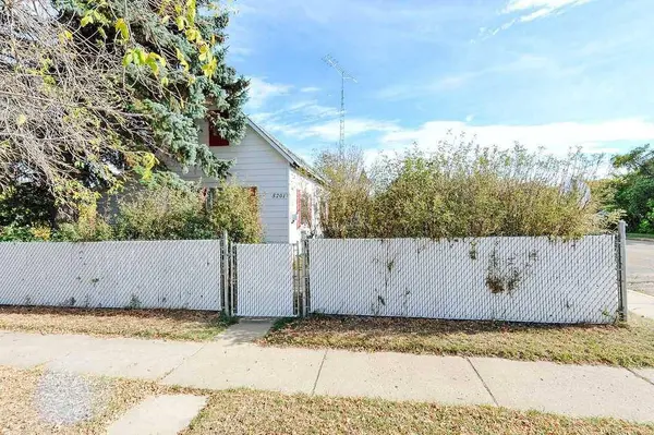 5201 50 ST, Daysland, AB T0B 1A0