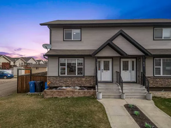 72 Heron CT, Penhold, AB T0M 1R0