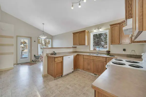 1024 19 AVE, Lousana, AB T0M 1K0