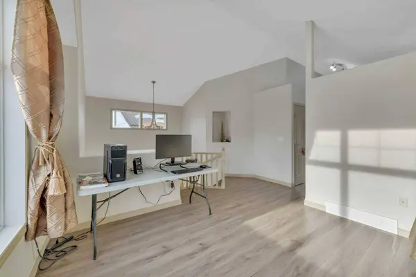 1024 19 AVE, Lousana, AB T0M 1K0