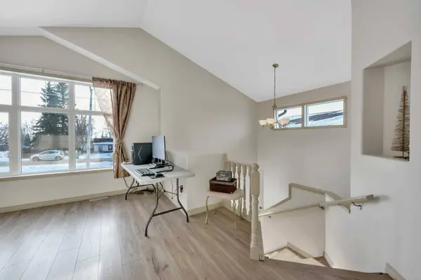 1024 19 AVE, Lousana, AB T0M 1K0