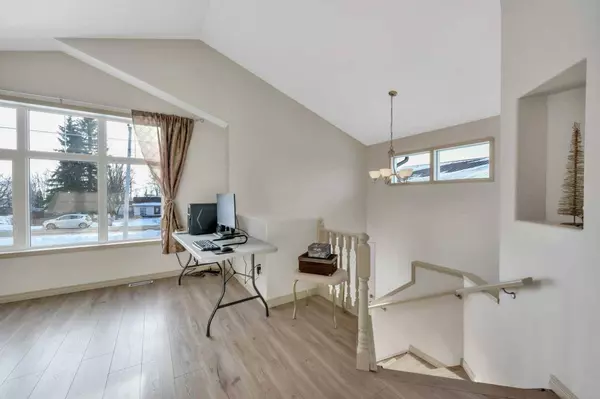 1024 19 AVE, Lousana, AB T0M 1K0