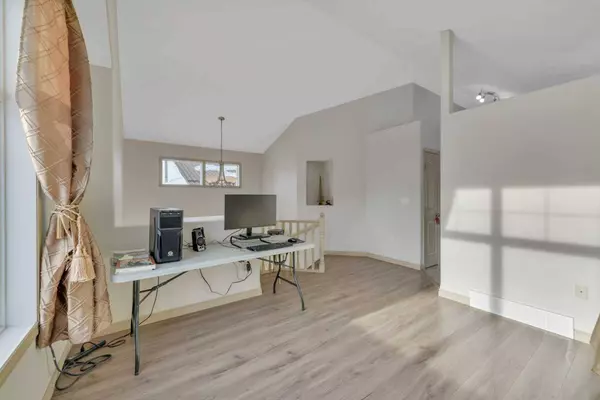 1024 19 AVE, Lousana, AB T0M 1K0