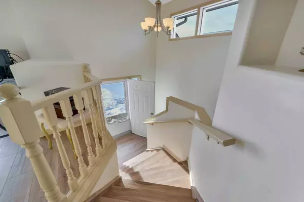 1024 19 AVE, Lousana, AB T0M 1K0