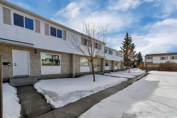 35 Nash ST #F1, Red Deer, AB T4P 1X9