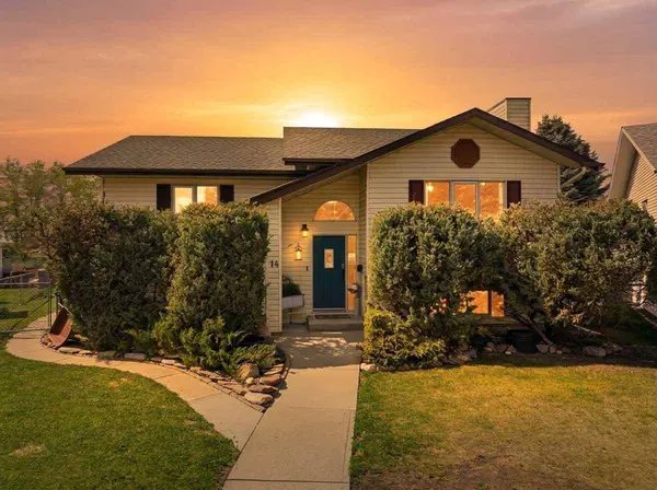 14 Windsor CRES, Penhold, AB T0M1R0