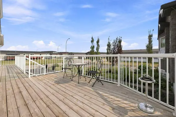 15 Mackenzie Ranch WAY, Lacombe, AB T4L 0B4