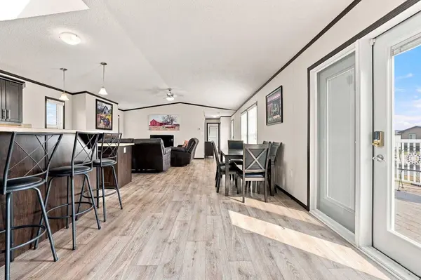 15 Mackenzie Ranch WAY, Lacombe, AB T4L 0B4