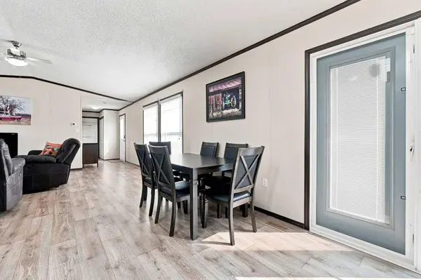 15 Mackenzie Ranch WAY, Lacombe, AB T4L 0B4