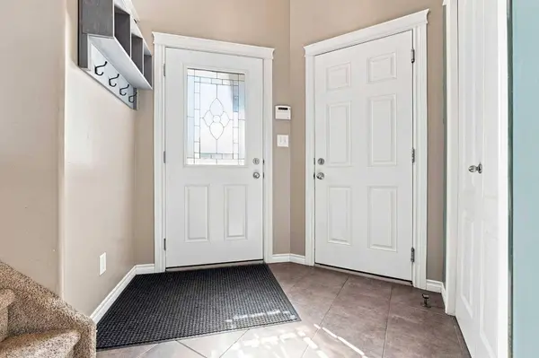 19 Jenner CRES, Red Deer, AB T4P 0B2