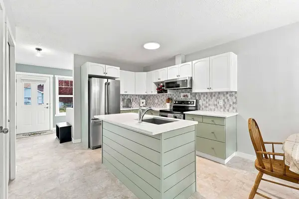523 Jenkins DR, Red Deer, AB T4P 3X1