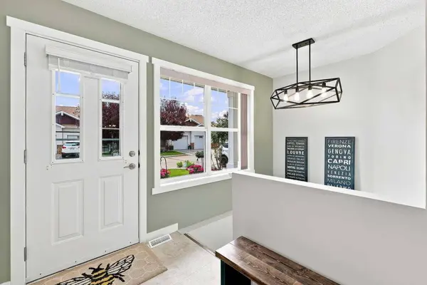 523 Jenkins DR, Red Deer, AB T4P 3X1