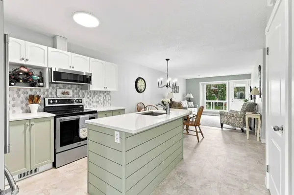 523 Jenkins DR, Red Deer, AB T4P 3X1