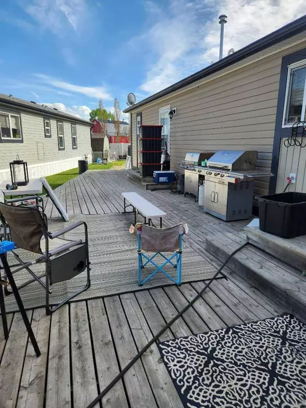 55 MacKenzie Ranch Way ##55, Lacombe, AB T4L 0B4