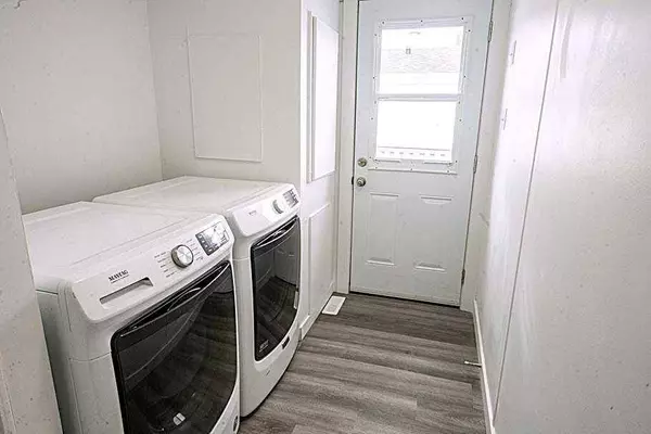 4504 59 ST, Rocky Mountain House, AB T4T1N9