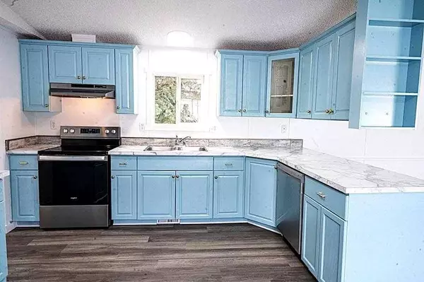 4504 59 ST, Rocky Mountain House, AB T4T1N9