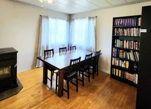 4903 50 ST, Caroline, AB T0M 0M0