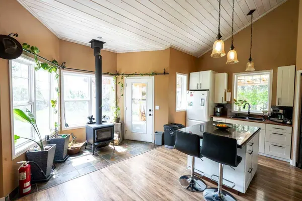 2 Avenue #2000, Dickson, AB T4G 0K8