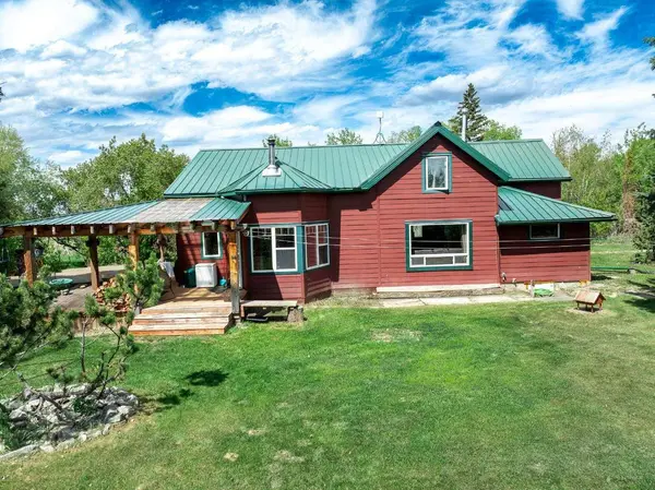 2 Avenue #2000, Dickson, AB T4G 0K8