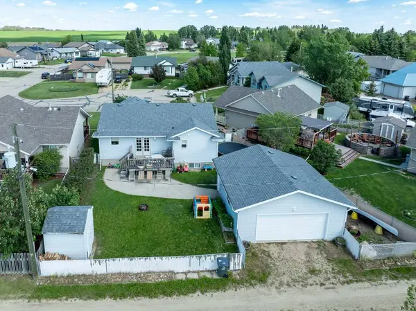 5310 47A Street Close, Bentley, AB T0C 0J0