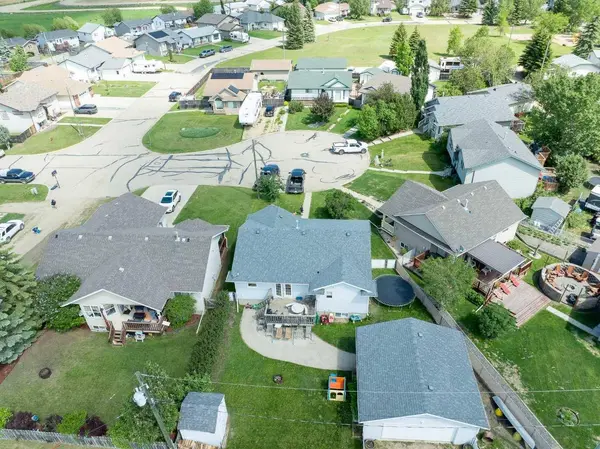 5310 47A Street Close, Bentley, AB T0C 0J0