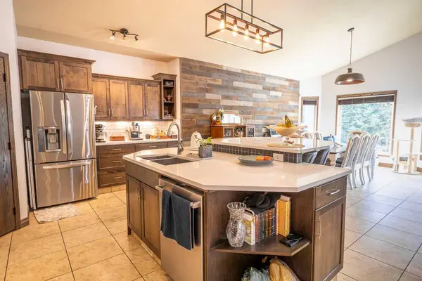 7402 61 ST, Rocky Mountain House, AB T4T0A3