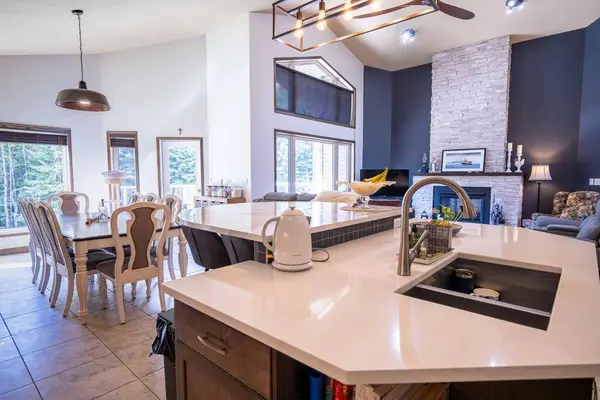 7402 61 ST, Rocky Mountain House, AB T4T0A3