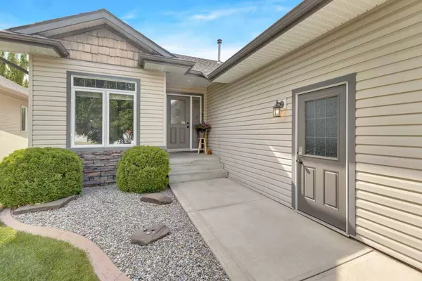 188 Ingle Close, Red Deer, AB T4R 3S2