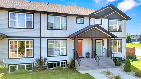 2 Hawthorn PL N, Sylvan Lake, AB T4S 0R8