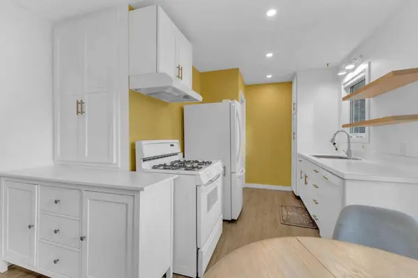 5422 37 ST, Red Deer, AB T4N 0W1