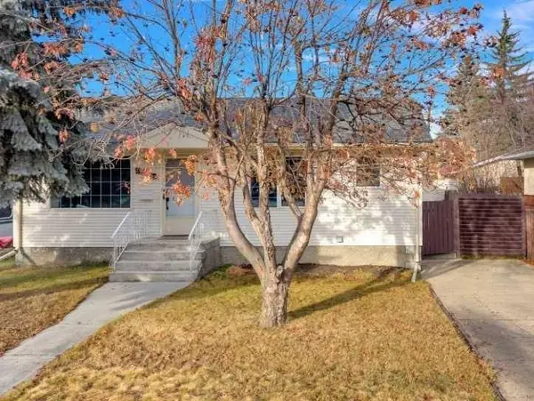 5422 37 ST, Red Deer, AB T4N 0W1