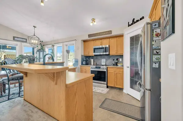 24 Lincoln ST S, Sylvan Lake, AB T4S 2P9