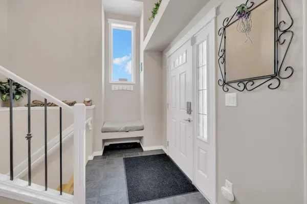 24 Lincoln ST S, Sylvan Lake, AB T4S 2P9