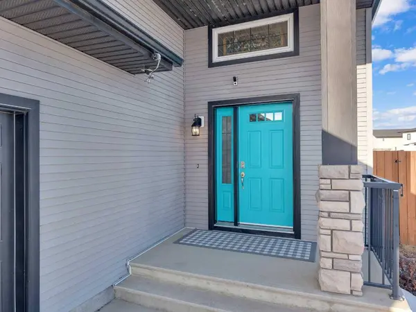 24 Lincoln ST S, Sylvan Lake, AB T4S 2P9